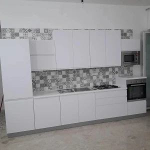 Cucine moderne bianche con gola fresata Salerno